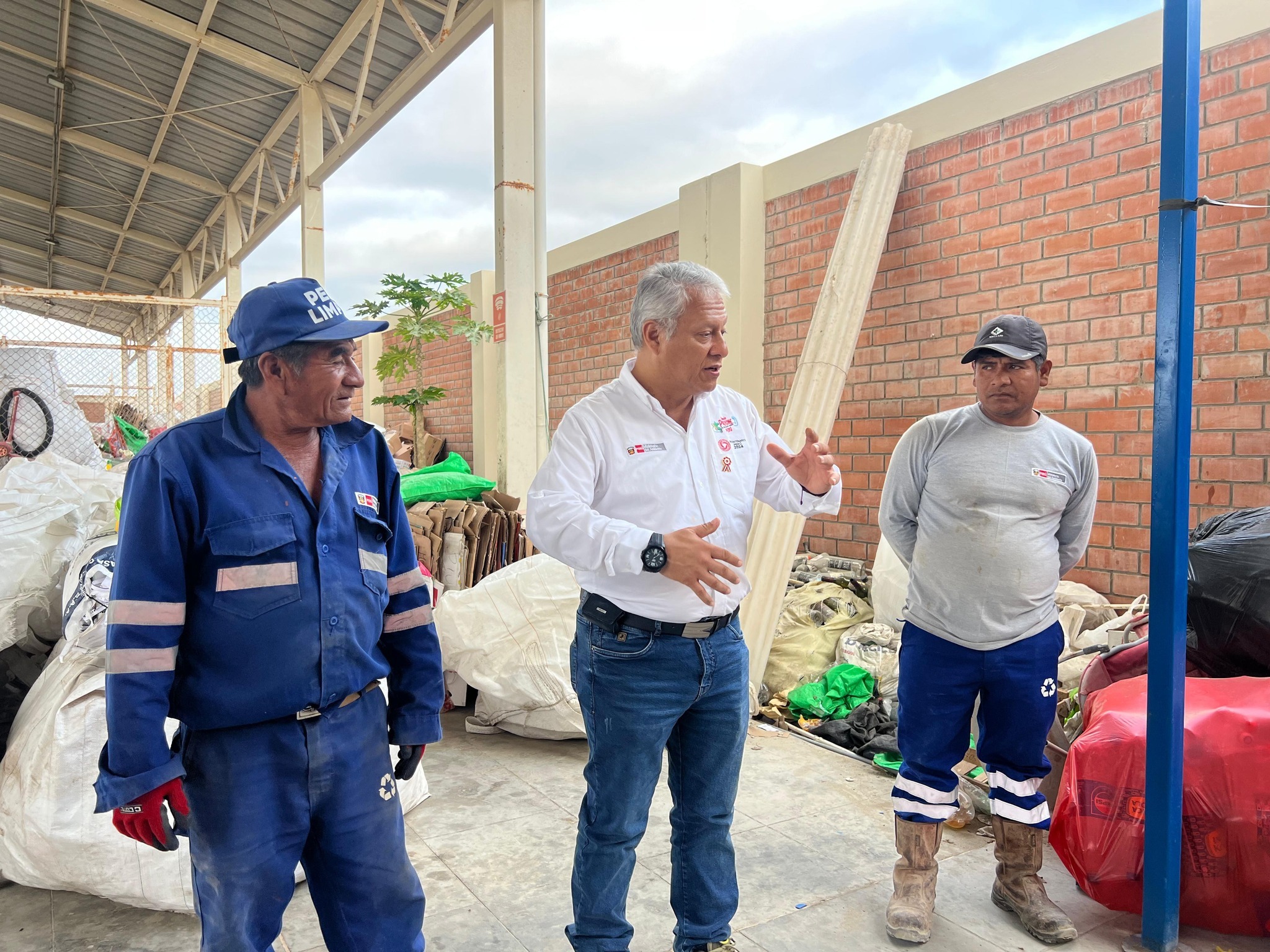 516937071_1270992125035728_2309370948767433824_n